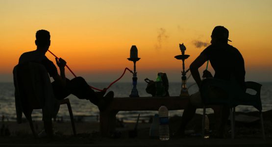 ممنوعیت شب نشینی های مردانه در کافه های مصر