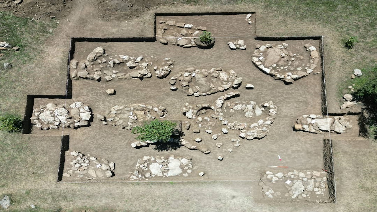 کشف گور‌های باستانی در رامسر