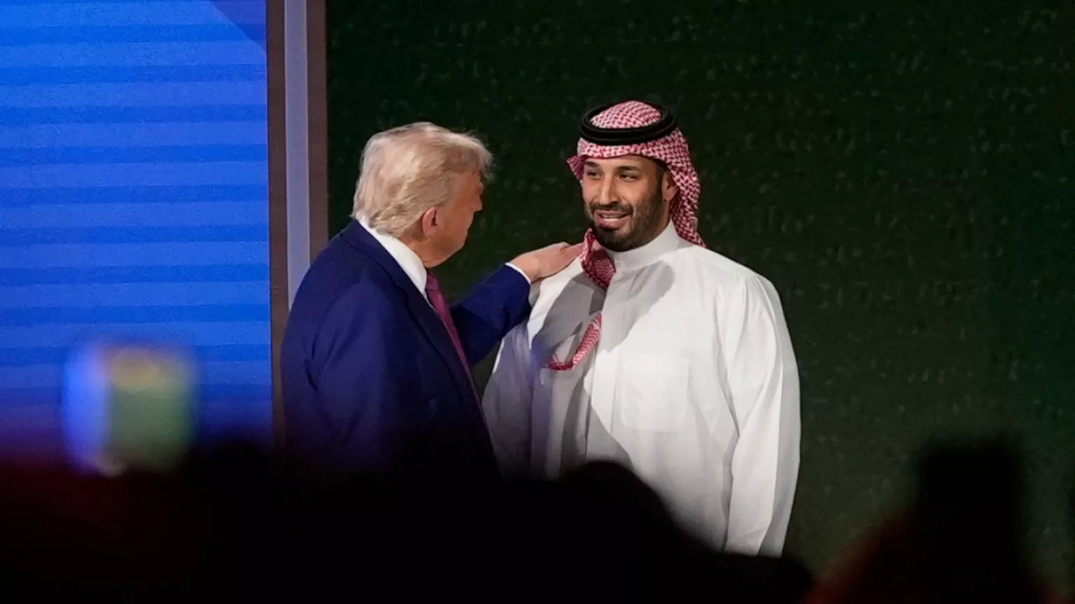 ترامپ آمد، دوشید، تحقیر کرد و برگشت