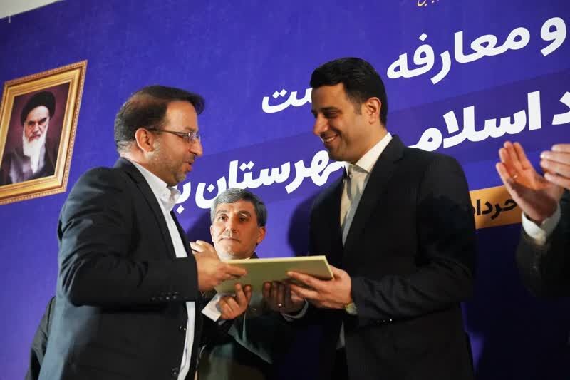 تکریم هنرمندان وظیفه اصلی مدیران فرهنگی است
