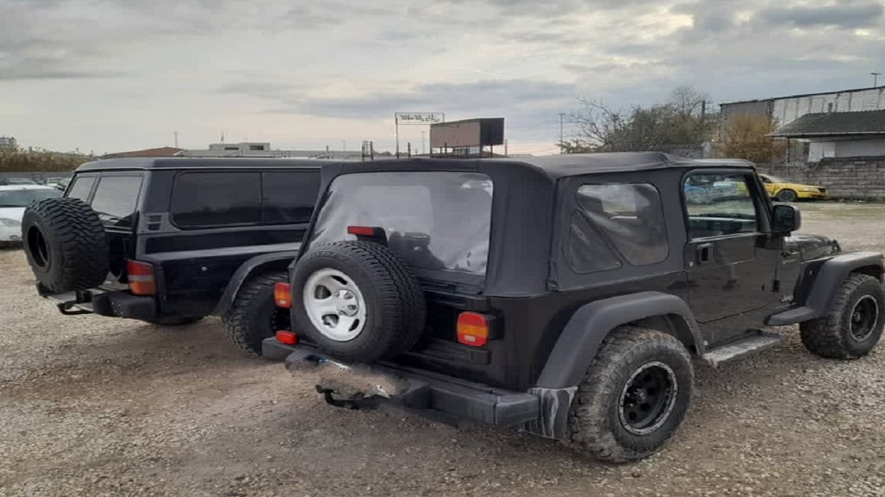 توقیف ۲ خودرو فاقد سند گمرکی در قائمشهر